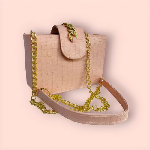 "Shop Nova Handbags: Premium Style, Exceptional Quality"